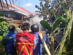 Kebakaran di Kelurahan Kotabaru, Bhabinkamtibmas Pontianak Selatan Cepat Bertindak