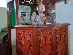 Kapolsek Mempawah Hulu Sampaikan Pesan Kamtibmas Kepada Masyarakat Seusai Sholat Jumat