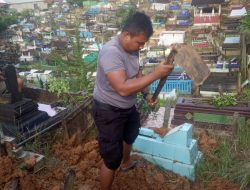 Kadivhumas Sampaikan Apresiasi Kapolri ke Anggota yang Jadi Penggali Kubur