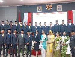 30 Anggota DPRD Kota Singkawang Resmi Dilantik, Jadilah Wakil Rakyat Yang Amanah