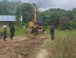 Buka Jalan Penghubung, Satgas TMMD Imbangan Ke 122 TA 2024 Kodim 1209/Bky Terjunkan Alat Berat