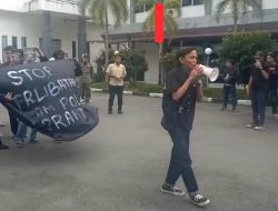 Demonstrasi di Pontianak: Aliansi Desak Klarifikasi Netralitas ASN di Dinas Pendidikan Kalbar