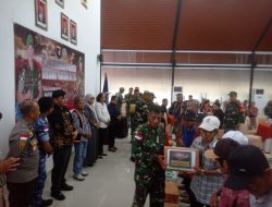 Jelajah Perbatasan RI-Malaysia, Kodim 1209/Bky Beri Bantuan Sosial