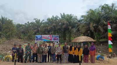 Babinsa Ipuh Dampingi Kades Jadi Tim Juri Lomba Kebersihan Lingkungan Antar RT