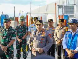 Persiapan Pengamanan Natal-Tahun Baru, Kapolri dan Panglima TNI Tinjau Gerbang Tol Prambanan 