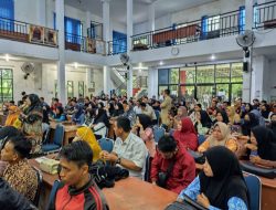 Ratusan Guru honorer Datangi Dinas Pendidikan Sambas, tuntut kejelasan Hak status