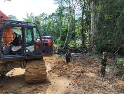 Genjot Pembangunan Fisik, Satgas TMMD Imbangan Ke 123 Kodim 1209/Bky Kerahkan Alat Berat
