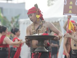 Naik Dango II Warnai Kota Pontianak, Promosikan Budaya Dayak Lewat Pawai Spektakuler