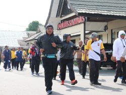 Polres Sambas Gelar Kegiatan Program Over Weight untuk Tingkatkan Kesehatan Personel