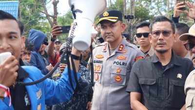 Aliansi Mahasiswa Berunjuk Rasa di Kantor DPRD, Polres Ketapang Berikan Pengamanan Humanis