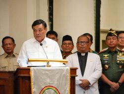 Kunjungi Gereja Katedral dan Immanuel, Menko Polkam Sampaikan Pesan Presiden Untuk Umat Kristiani