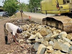 Proyek Rp8,8 Miliar PT Cahaya Sriwijaya Abadi di Sungai Kakap Diduga Molor hingga 2026, Kejaksaan Diminta Turun Tangan!