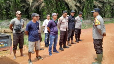 Kapolsek Sungai Laur Cek Kesiapan Sarpras Penanggulangan Karhutla di Wilayah Perusahaan