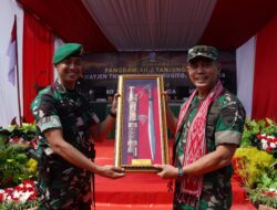 Sambangi Marshalling Area Bengkayang, Pangdam XII/Tpr Beri Motivasi Prajurit Batalyon TP 926/Pangalangok Libau