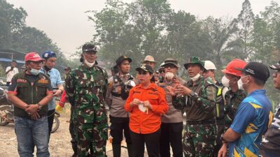 Karhutla Tayan Hilir Ditangani Terpadu, TNI-Polri dan Pemkab Sanggau Perkuat Pemadaman