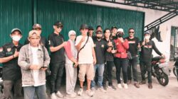 Kabut Asap Menyelimuti Pontianak, LPM Pontianak Selatan Bagikan 1.500 Masker kepada Pengguna Jalan